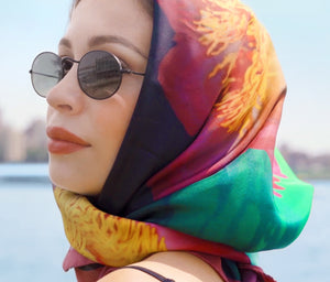 foulard sulla testa, headscarf, écharpe en soie, Seidentuch, bufanda de seda, sciarpa, foulard,  seta, di seta, وشاح, تلسين, وشح, شجة, شج, 